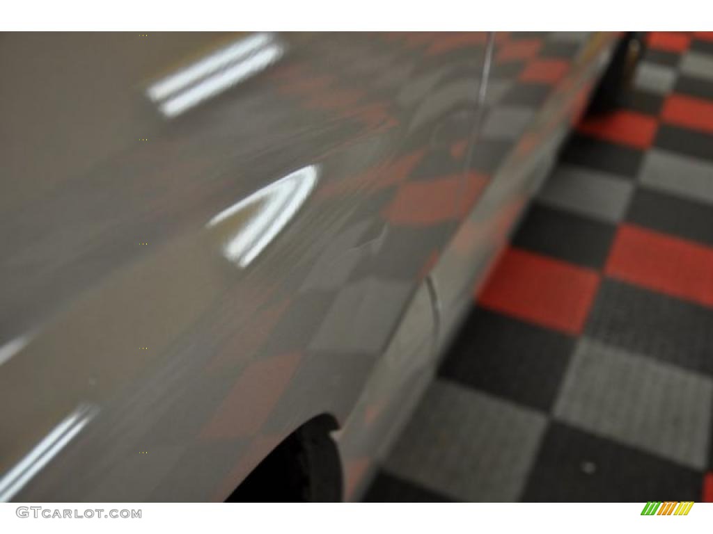 2006 Suburban LTZ 1500 4x4 - Silver Birch Metallic / Gray/Dark Charcoal photo #25