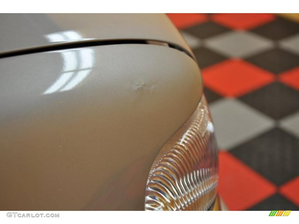 2006 Suburban LTZ 1500 4x4 - Silver Birch Metallic / Gray/Dark Charcoal photo #27