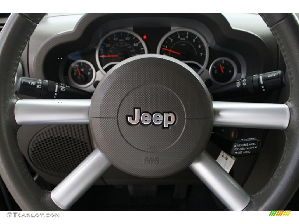 2009 Wrangler Unlimited Sahara 4x4 - Jeep Green Metallic / Dark Slate Gray/Medium Slate Gray photo #16