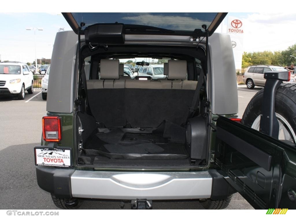 2009 Wrangler Unlimited Sahara 4x4 - Jeep Green Metallic / Dark Slate Gray/Medium Slate Gray photo #25