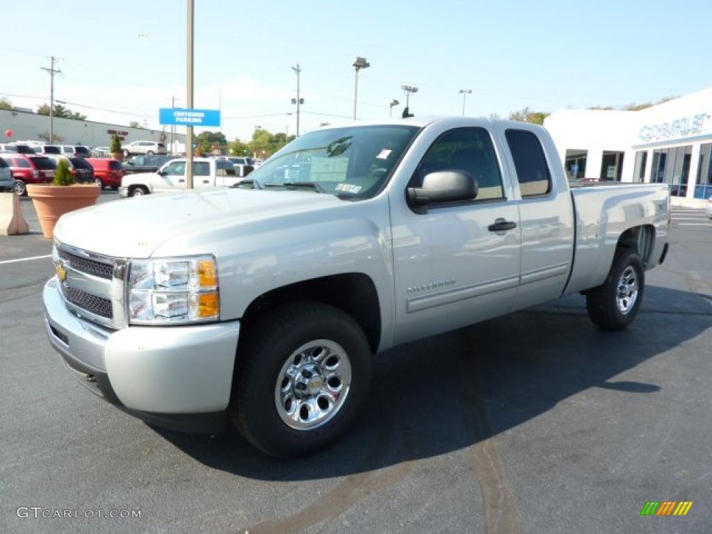 2011 Silverado 1500 LT Extended Cab 4x4 - Sheer Silver Metallic / Ebony photo #3