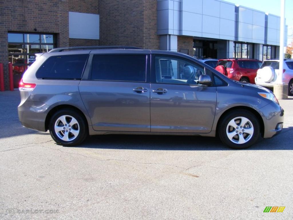 2011 Sienna LE - Predawn Gray Mica / Light Gray photo #2