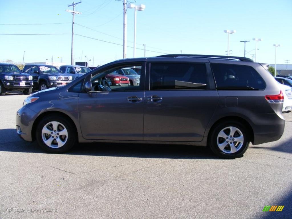 2011 Sienna LE - Predawn Gray Mica / Light Gray photo #6