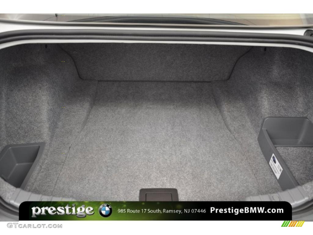 2010 BMW 3 Series 328i Sedan Trunk Photo #37858451