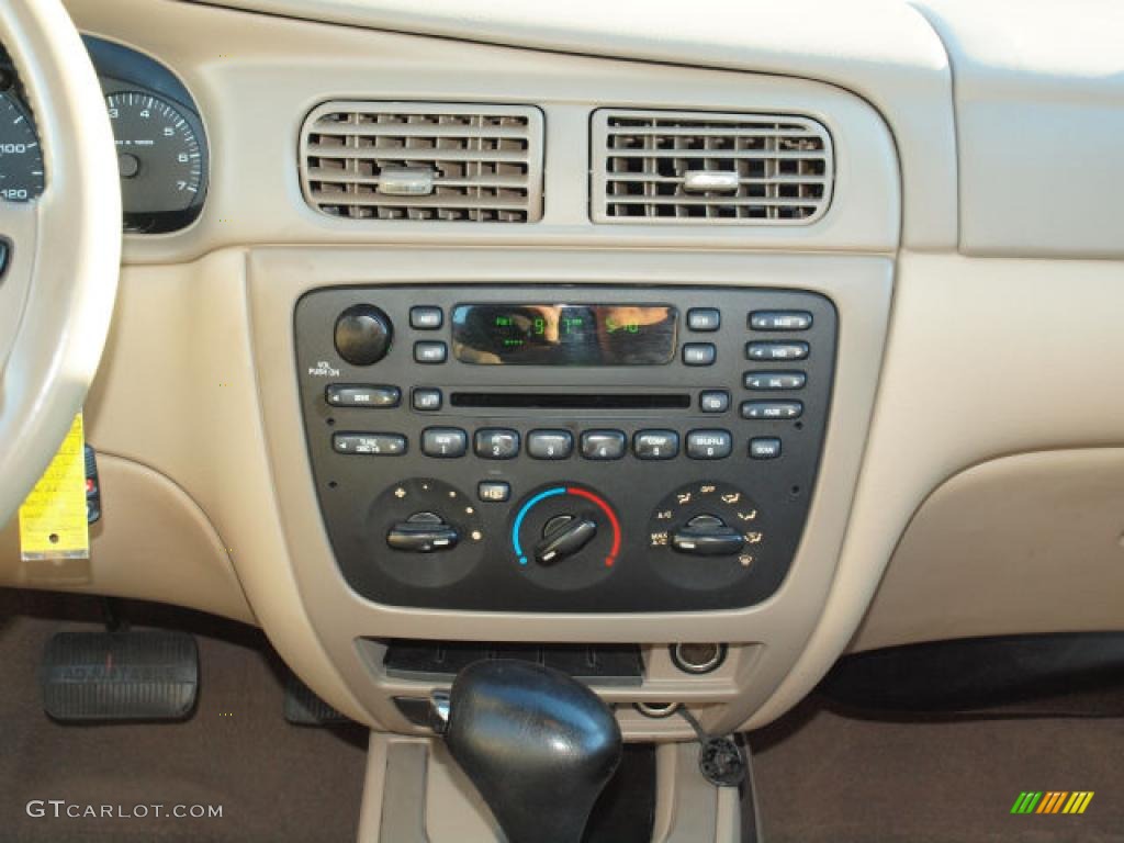 2003 Ford Taurus SE Controls Photo #37859847