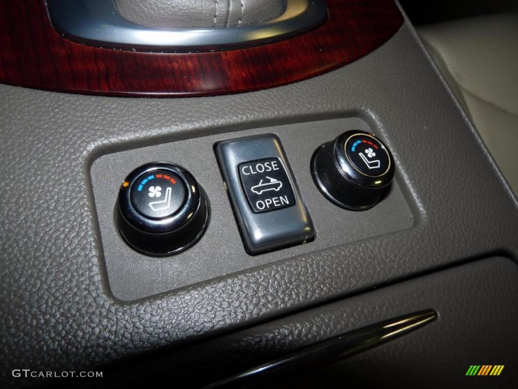 2009 Infiniti G 37 Convertible Controls Photo #37868712