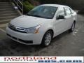 White Suede - Focus SE Sedan Photo No. 2