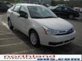 White Suede - Focus SE Sedan Photo No. 4