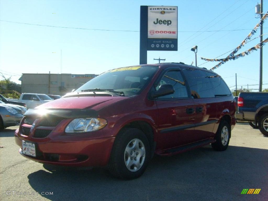 2002 Grand Caravan SE - Inferno Red Pearl / Taupe photo #1