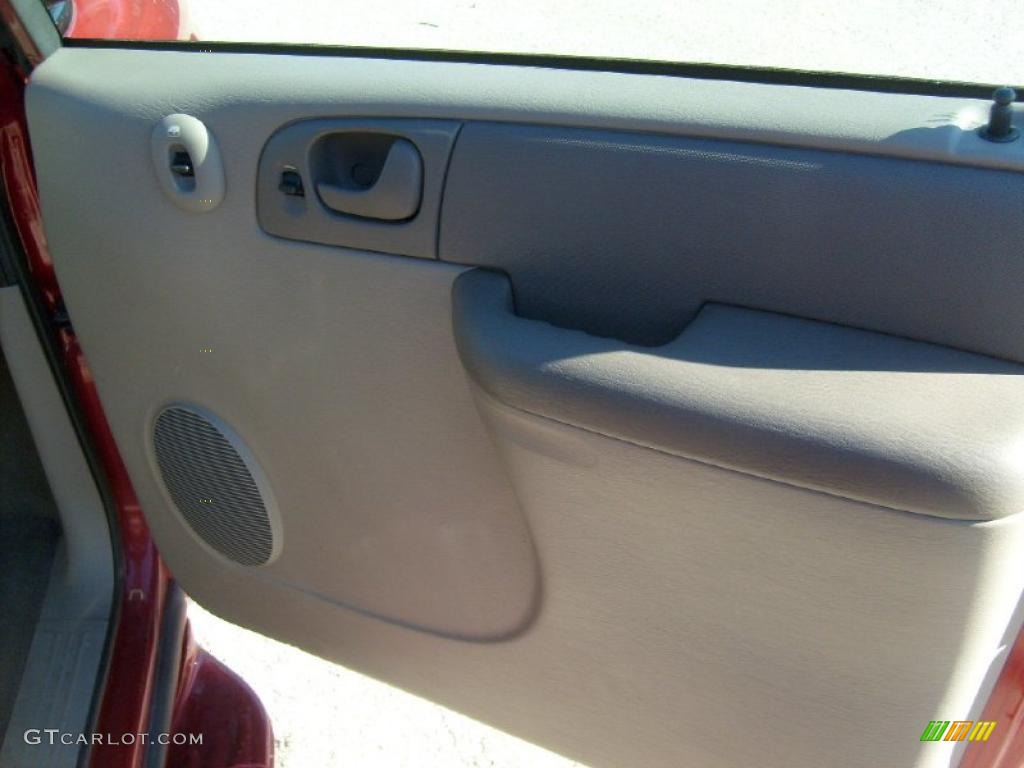 2002 Grand Caravan SE - Inferno Red Pearl / Taupe photo #22