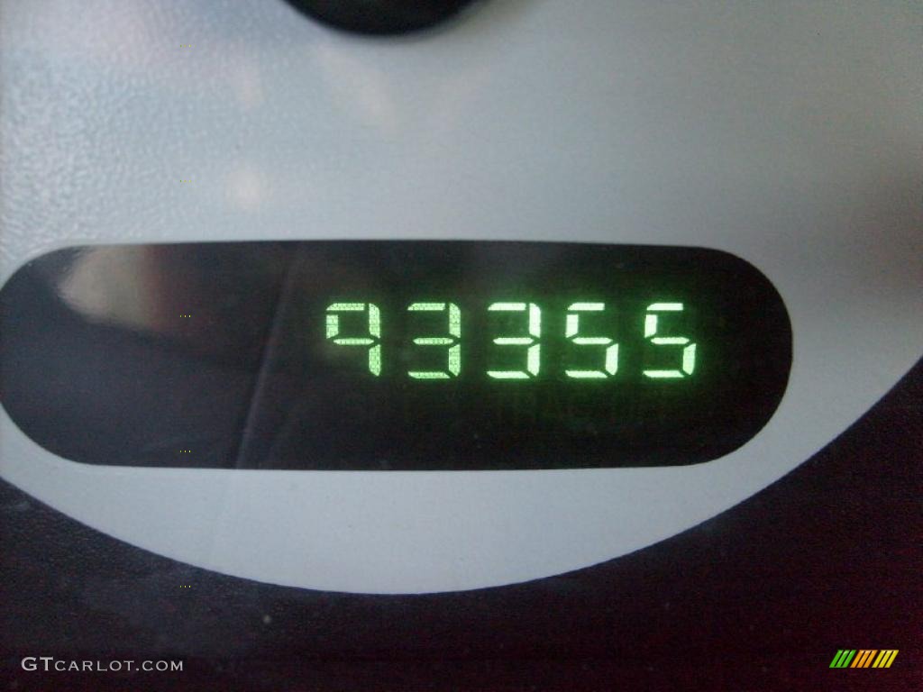 2002 Grand Caravan SE - Inferno Red Pearl / Taupe photo #25