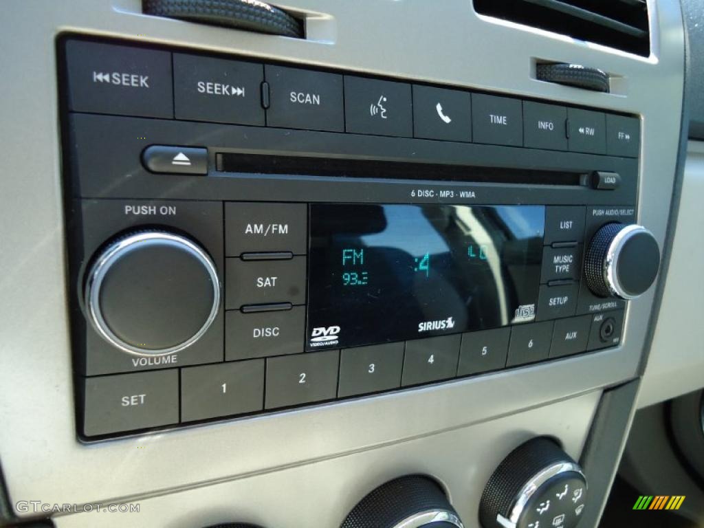 2010 Dodge Avenger R/T Controls Photo #37874044