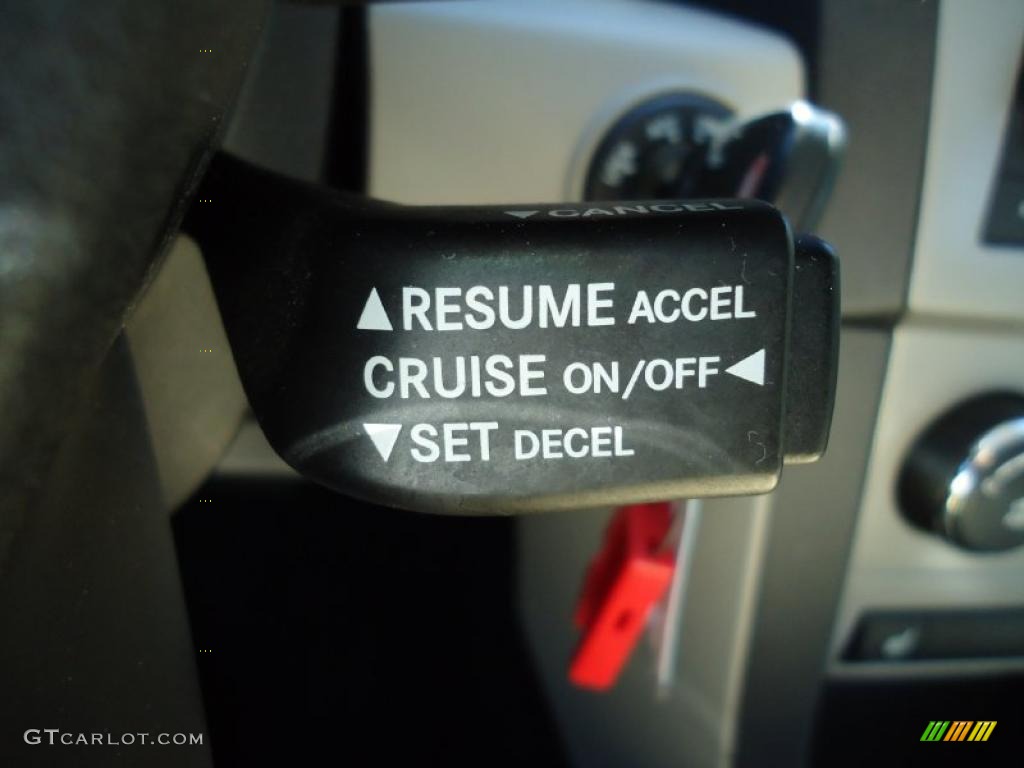 2010 Dodge Avenger R/T Controls Photo #37874076