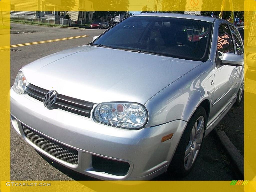 Reflex Silver Metallic Volkswagen R32