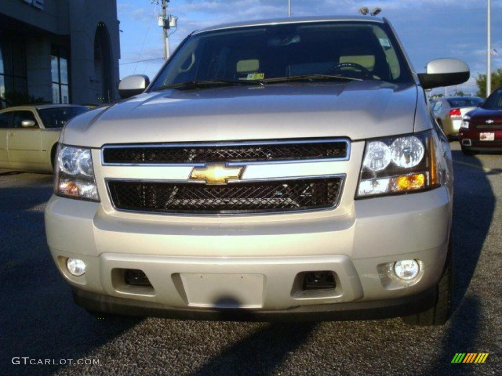 2007 Suburban 1500 LS 4x4 - Silver Birch Metallic / Light Cashmere/Ebony photo #7