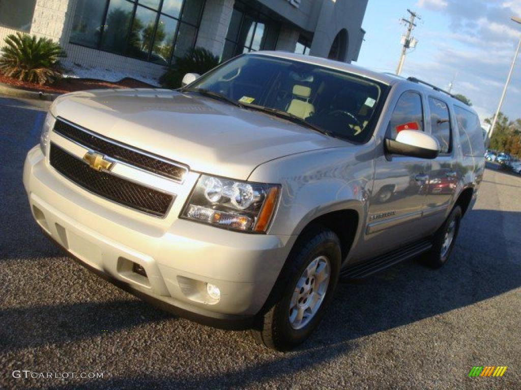 2007 Suburban 1500 LS 4x4 - Silver Birch Metallic / Light Cashmere/Ebony photo #8