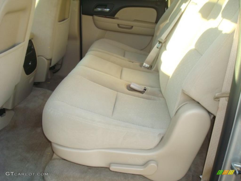 2007 Suburban 1500 LS 4x4 - Silver Birch Metallic / Light Cashmere/Ebony photo #10