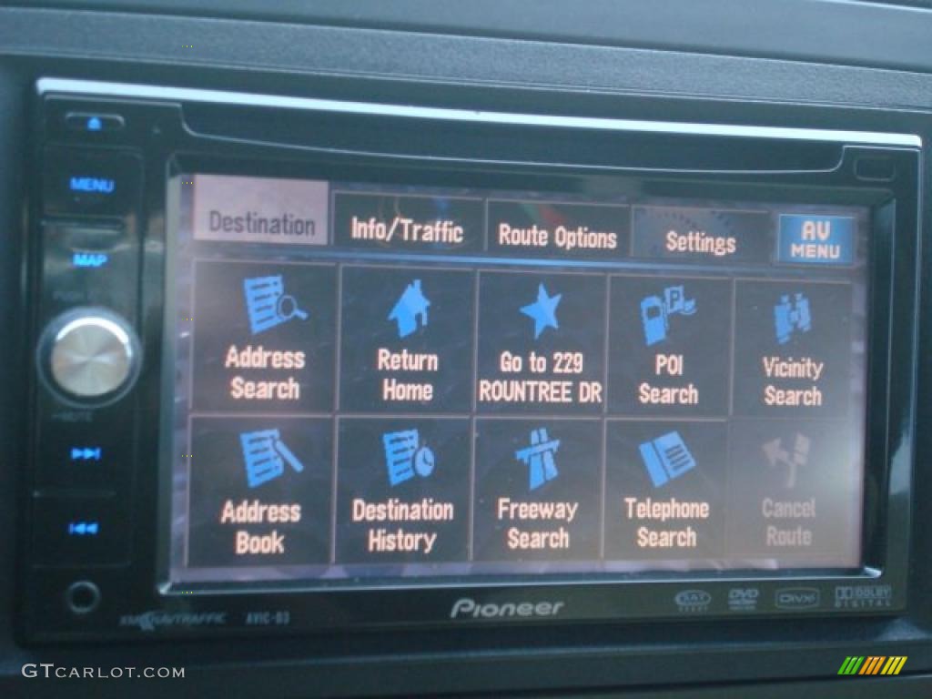 2007 Suburban 1500 LS 4x4 - Silver Birch Metallic / Light Cashmere/Ebony photo #16