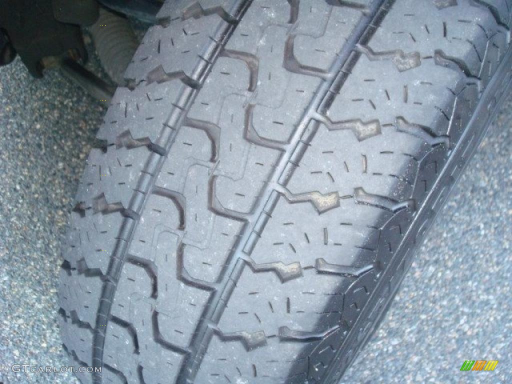 2007 Suburban 1500 LS 4x4 - Silver Birch Metallic / Light Cashmere/Ebony photo #20