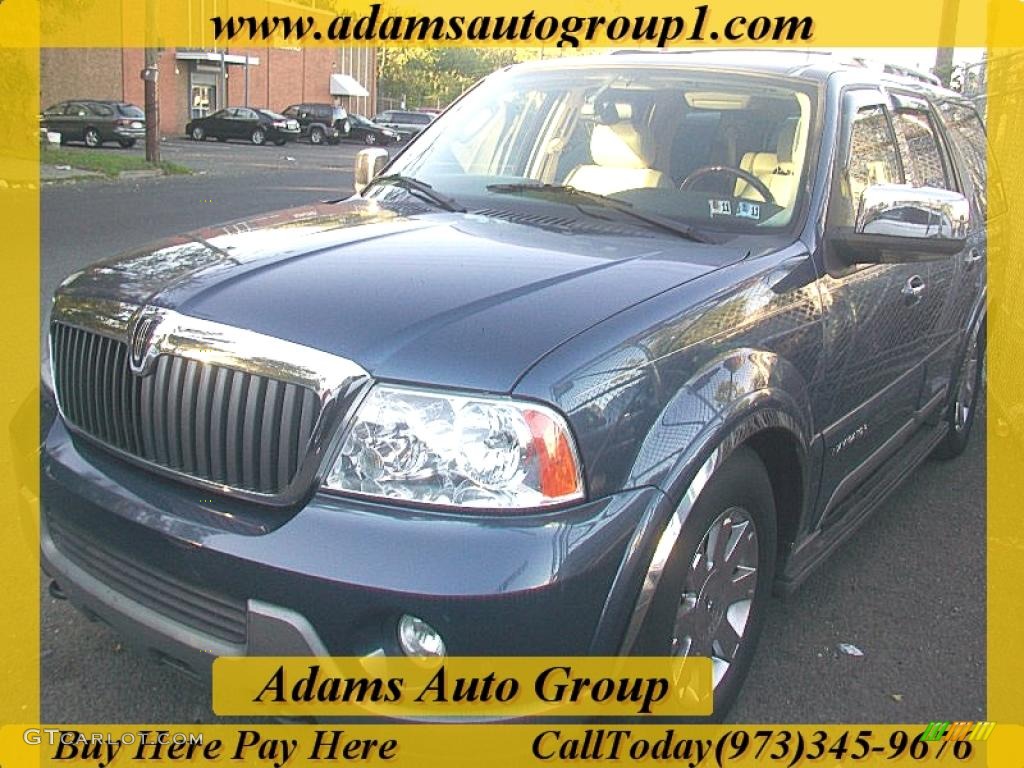 Medium Wedgewood Blue Metallic Lincoln Navigator