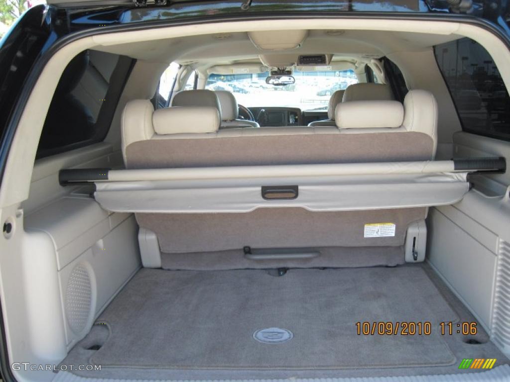 2004 Cadillac Escalade ESV AWD Platinum Edition Trunk Photo #37880416