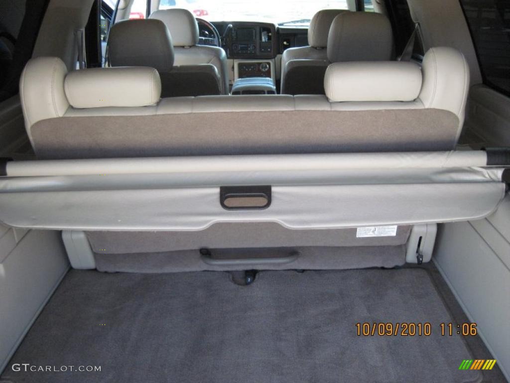 2004 Cadillac Escalade ESV AWD Platinum Edition Trunk Photos