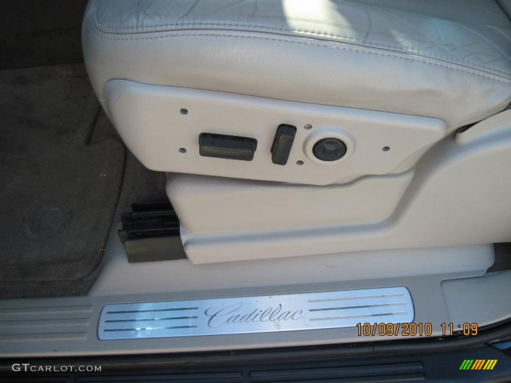 2004 Cadillac Escalade ESV AWD Platinum Edition Controls Photo #37880580