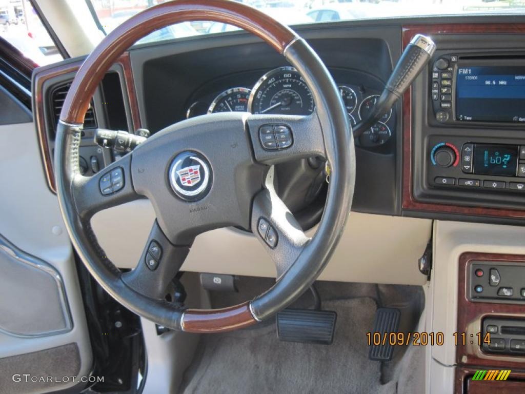 2004 Cadillac Escalade ESV AWD Platinum Edition Shale Steering Wheel Photo #37880764