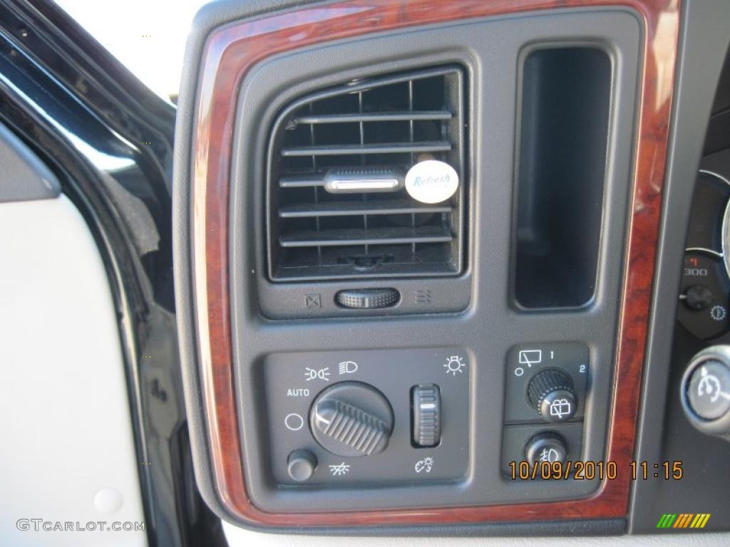 2004 Cadillac Escalade ESV AWD Platinum Edition Controls Photo #37880876