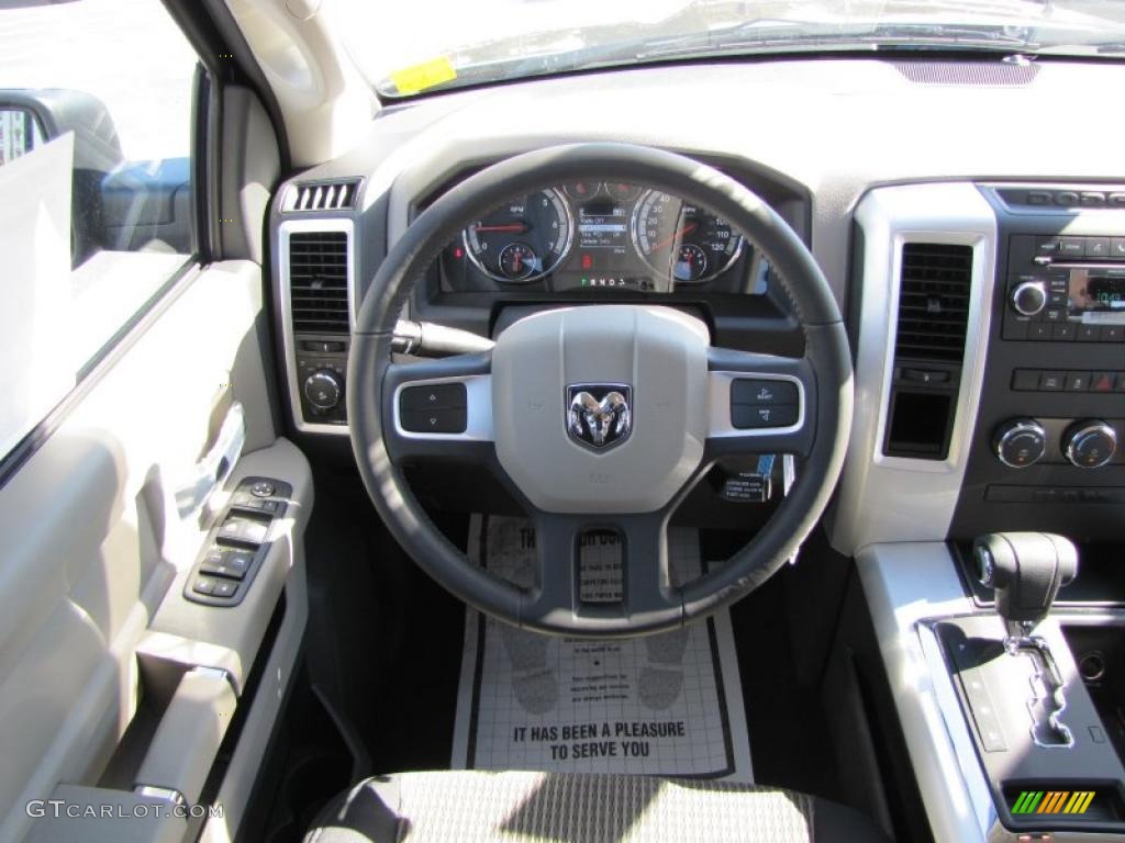 2011 Ram 1500 Big Horn Quad Cab - Brilliant Black Crystal Pearl / Dark Slate Gray photo #10