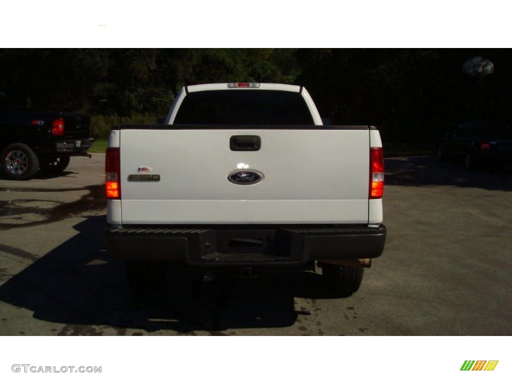 2005 F150 XL Regular Cab 4x4 - Oxford White / Medium Flint Grey photo #4