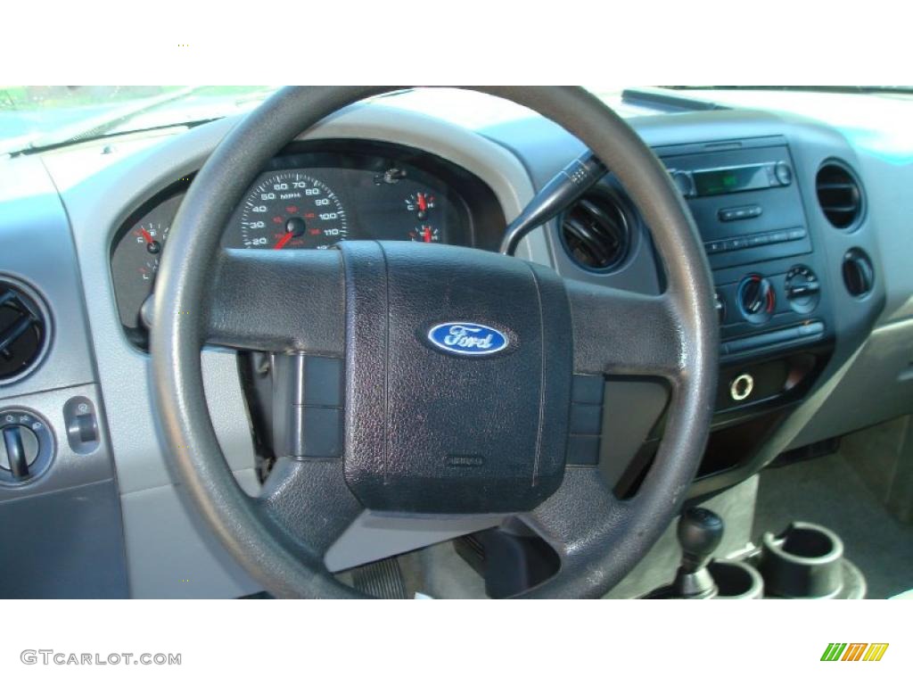 2005 F150 XL Regular Cab 4x4 - Oxford White / Medium Flint Grey photo #11