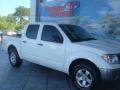 2009 Avalanche White Nissan Frontier SE Crew Cab  photo #2