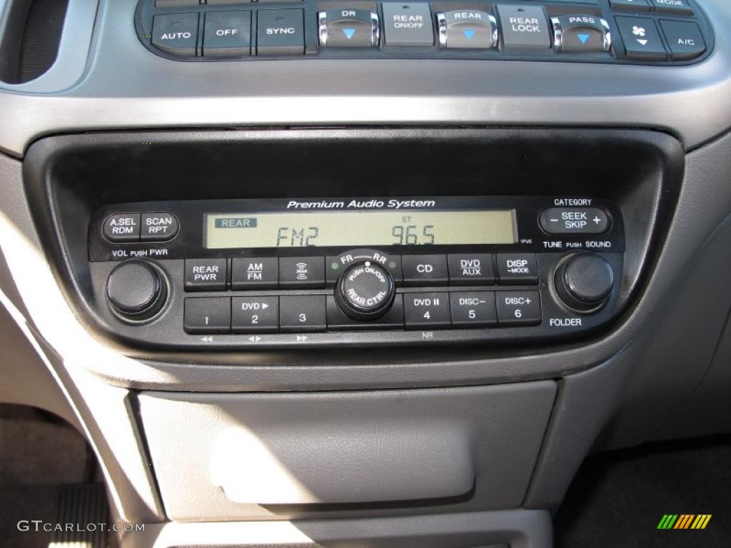 2009 Honda Odyssey Touring Controls Photo #37888976