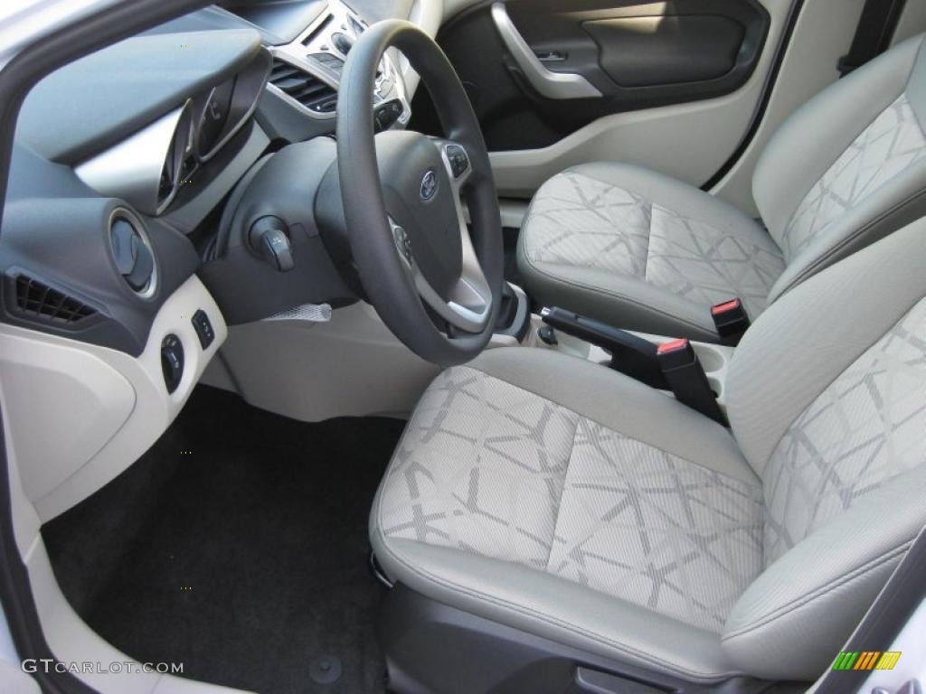 Light Stone/Charcoal Black Cloth Interior 2011 Ford Fiesta SE Hatchback Photo #37889456