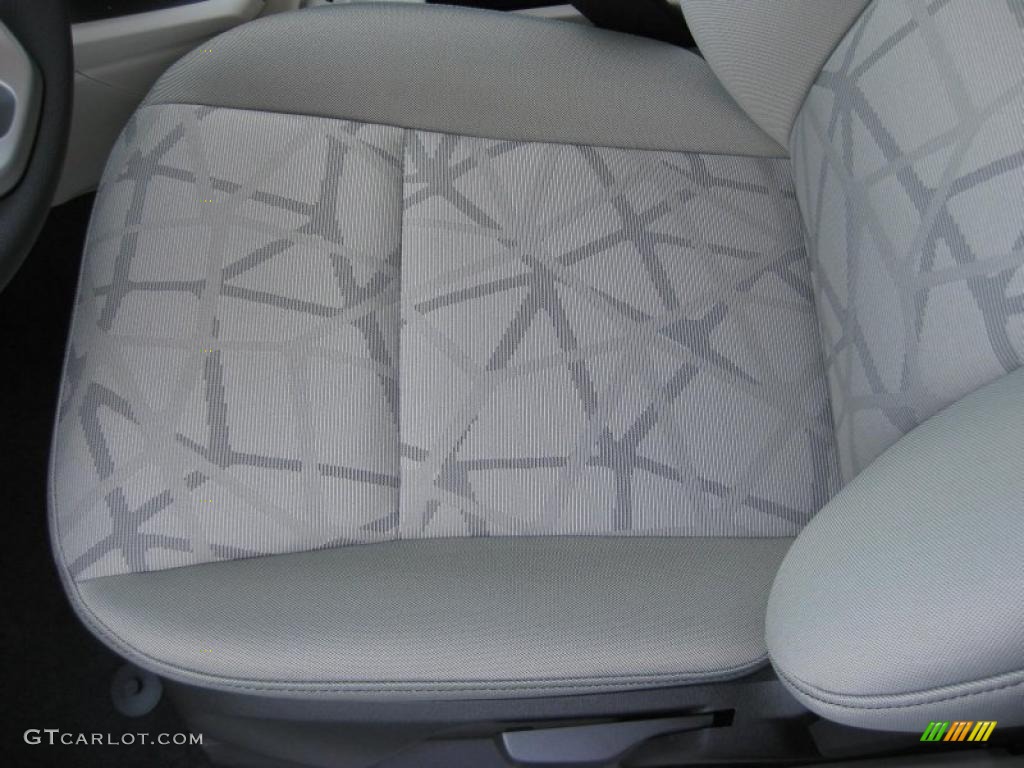 Light Stone/Charcoal Black Cloth Interior 2011 Ford Fiesta SE Hatchback Photo #37889472