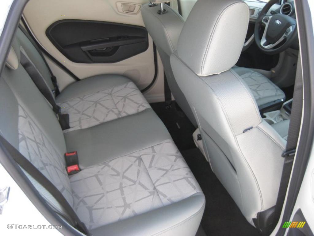 Light Stone/Charcoal Black Cloth Interior 2011 Ford Fiesta SE Hatchback Photo #37889596