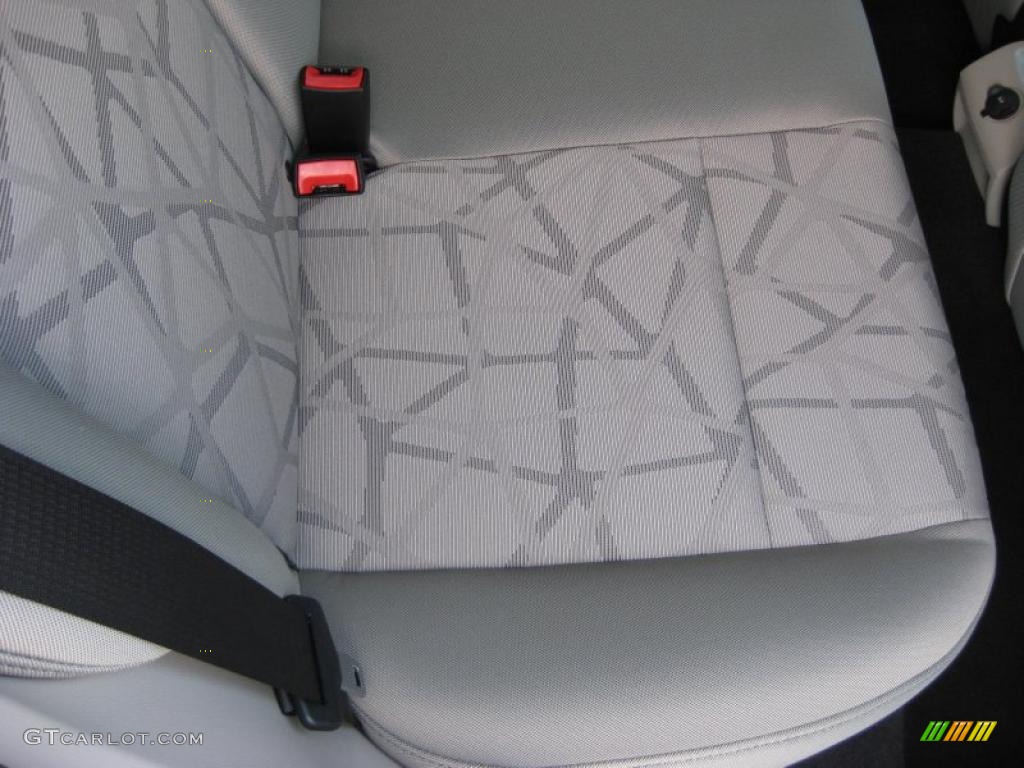 2011 Fiesta SE Hatchback - Oxford White / Light Stone/Charcoal Black Cloth photo #22