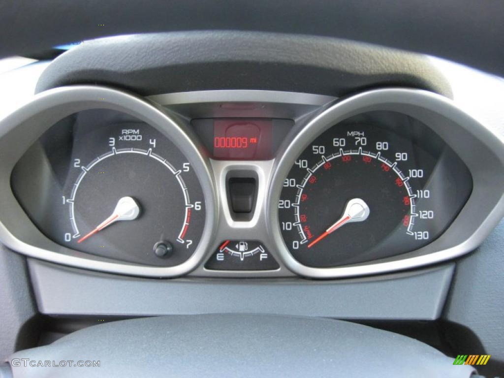 2011 Ford Fiesta SE Hatchback Gauges Photo #37889720