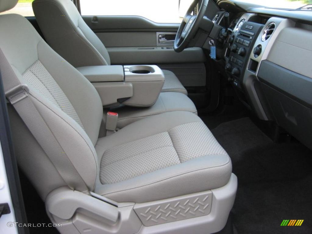 2010 F150 XLT SuperCrew 4x4 - Oxford White / Medium Stone photo #17