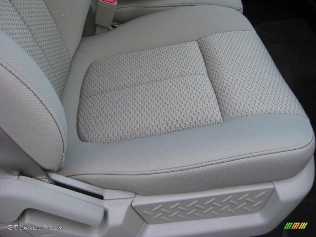2010 F150 XLT SuperCrew 4x4 - Oxford White / Medium Stone photo #18