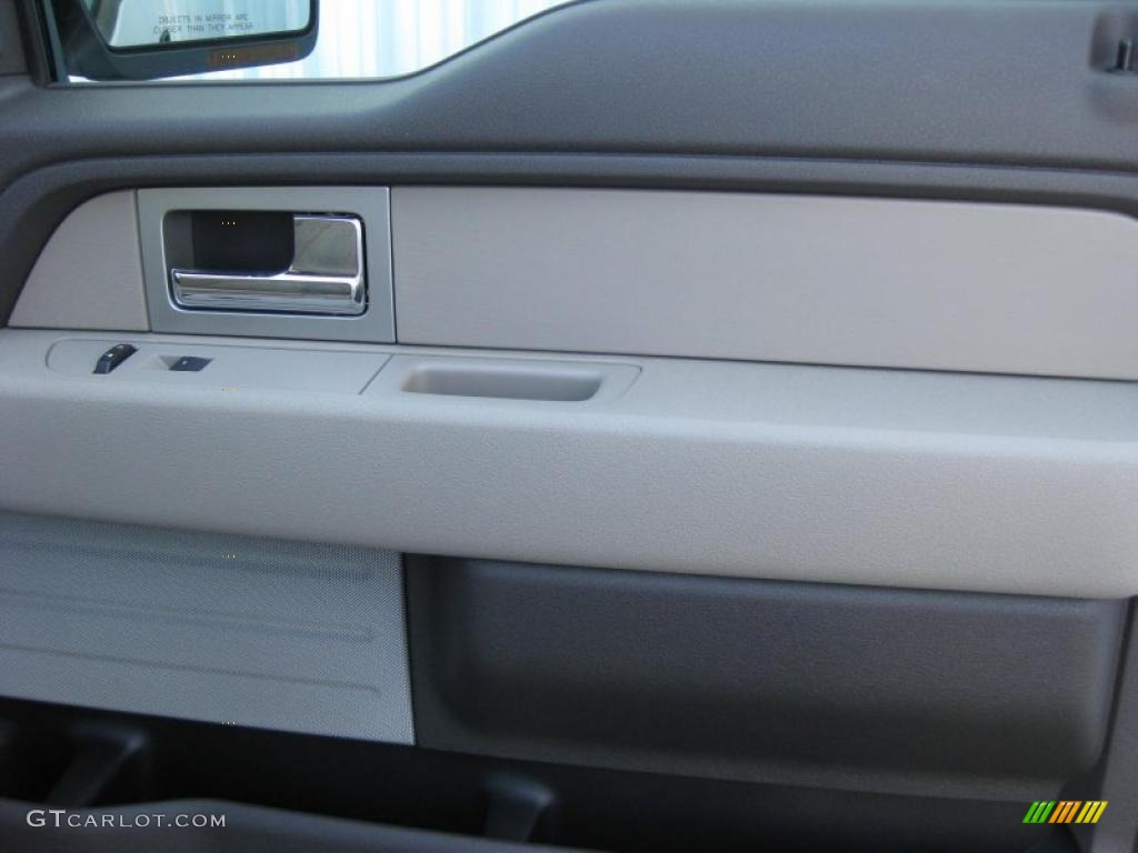 2010 F150 XLT SuperCrew 4x4 - Oxford White / Medium Stone photo #19