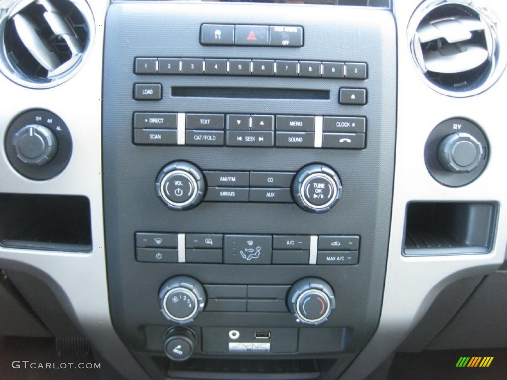 2010 Ford F150 XLT SuperCrew 4x4 Controls Photo #37890096
