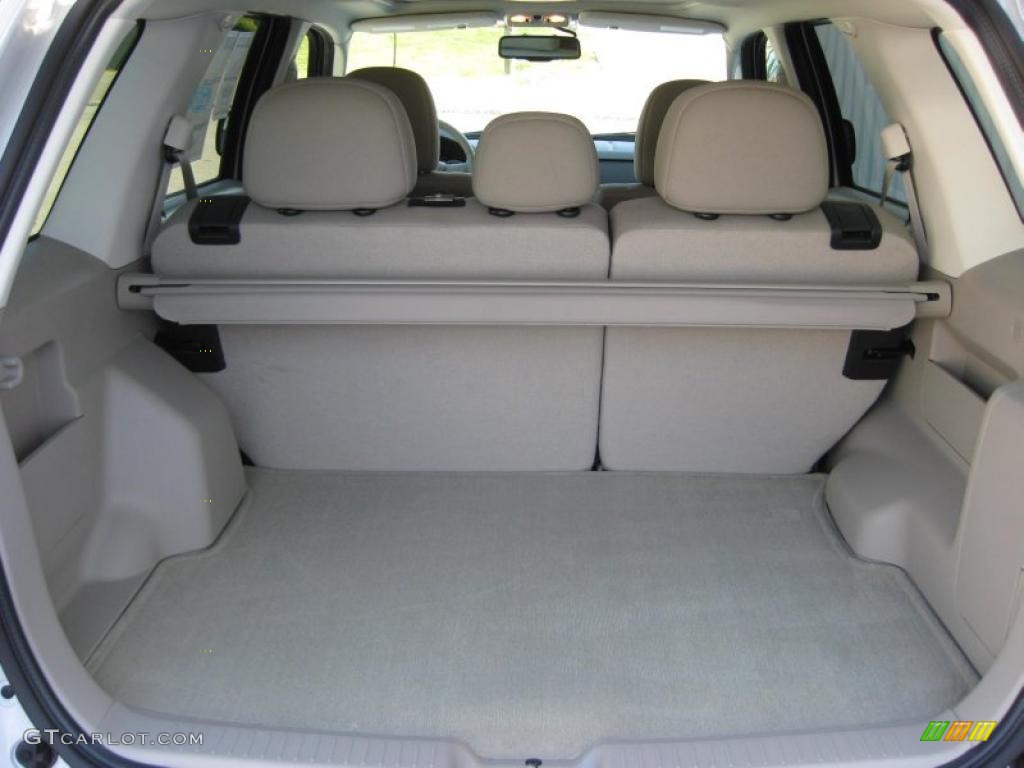 2011 Escape XLT V6 - White Suede / Stone photo #16