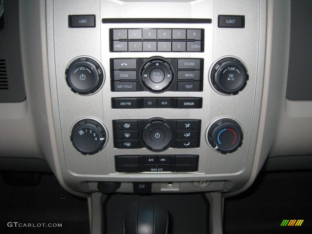 2011 Ford Escape XLT V6 Controls Photo #37890564