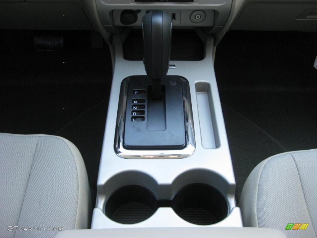 2011 Escape XLT V6 - White Suede / Stone photo #25