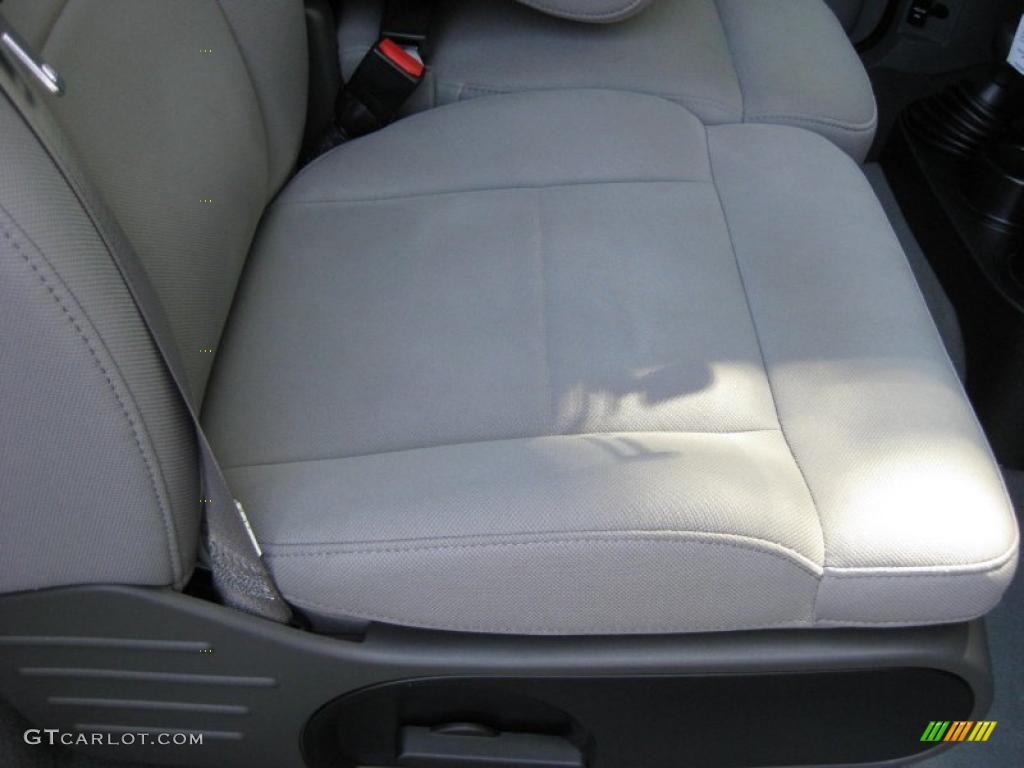 2006 F150 XL Regular Cab 4x4 - Black / Medium Flint photo #16