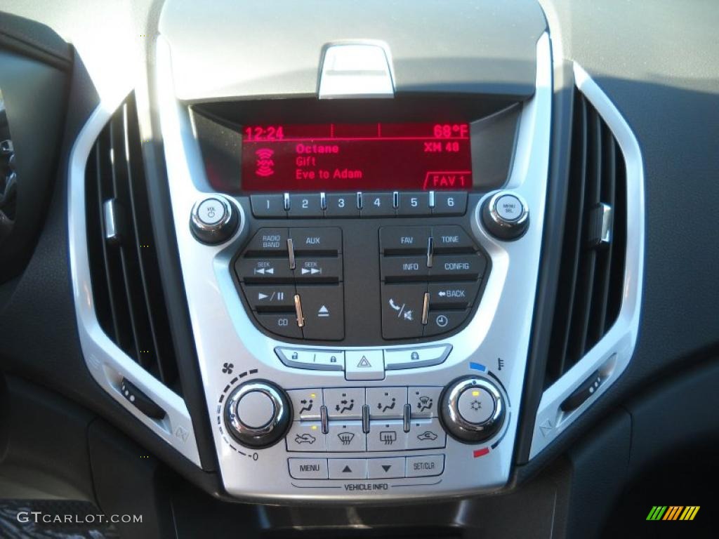 2011 GMC Terrain SLE Controls Photo #37891524