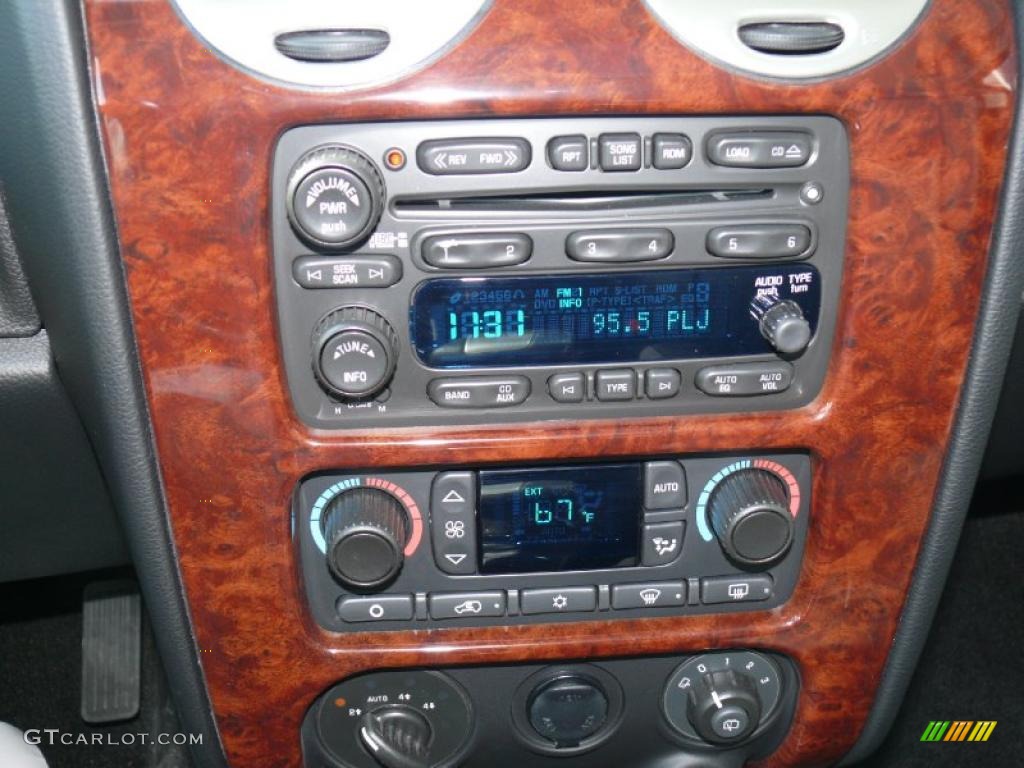 2007 GMC Envoy SLT 4x4 Controls Photo #37893228