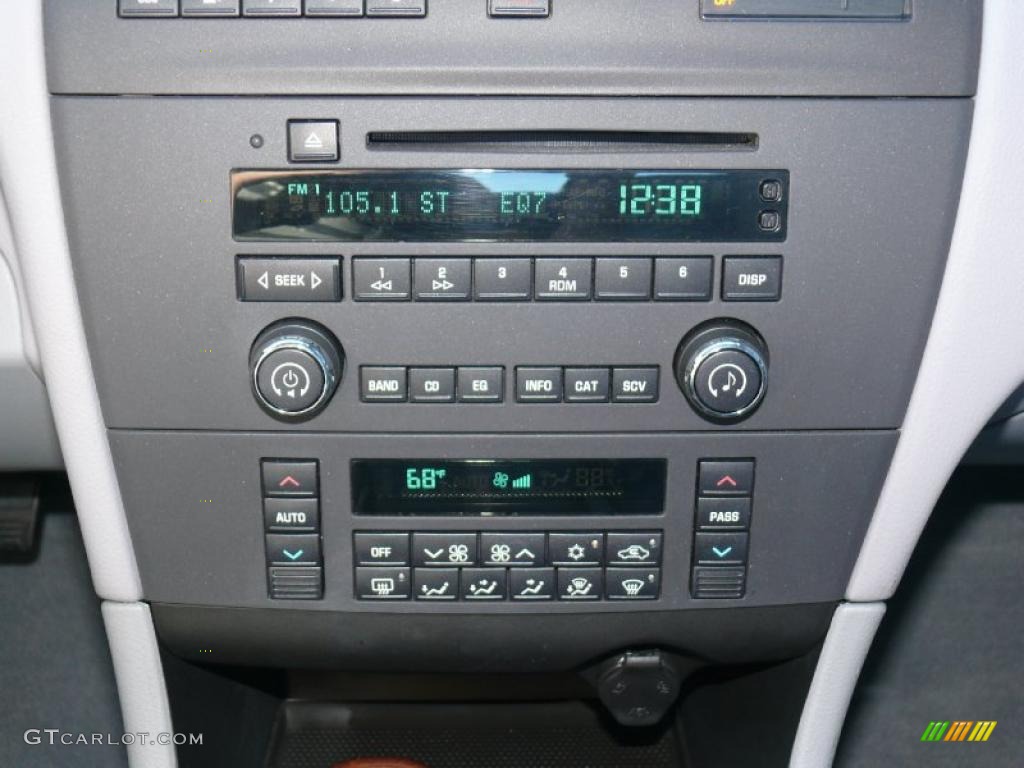 2005 Buick LaCrosse CXL Controls Photo #37894208